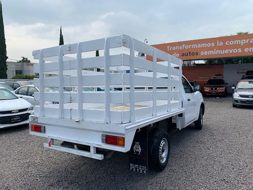 Imagen 5 de 11 de Nissan Np300 Estacas, Tm, Blanco 2020