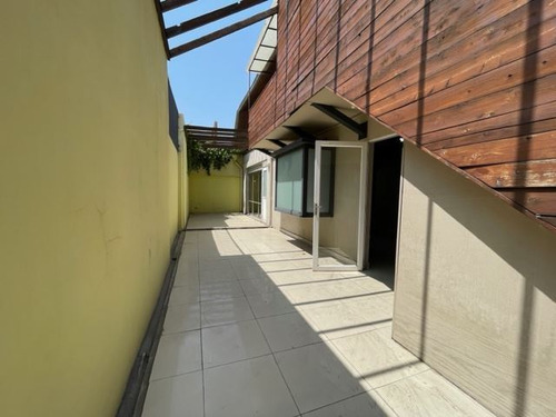 Luminoso Local Comercial 200mts2 Las Hualtatas Vitacura