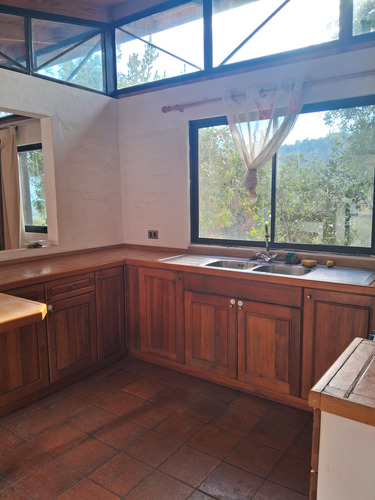 ¡disfruta De La Vida De Campo En Esta Encantadora Casa En L