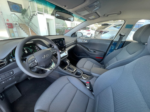 Imagen 10 de 22 de Hyundai Ioniq Unique 1.6 Gdi Hibrido At 5p