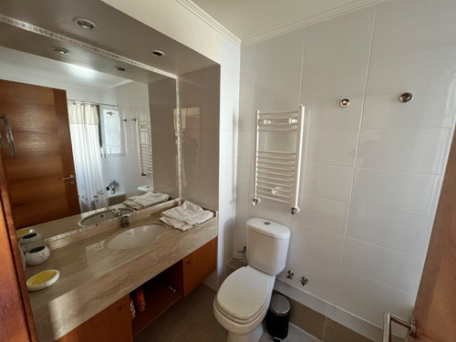 En Venta Amplio Depto Con Vista A Laguna Grande De San Pedro