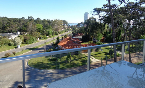 Imagen 15 de 30 de Venta De Apartamento En Mansa, Punta Del Este - 2 Dormitorios - Terraza Parrillero