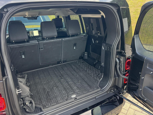 Land Rover Defender 110 HSE 2.0 Turbo 7L
