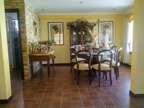 Imagen 3 de 14 de Casa De Tres Pisos En Urb San Juan La Suiza San Antonio De Los Altos