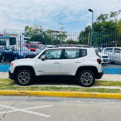 Imagen 3 de 15 de Jeep Renegade Latitude 2018