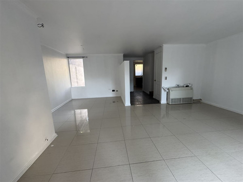 Casa En Arriendo De 4 Dorm. En Huechuraba
