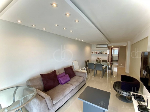Imagen 3 de 30 de Venta De Apartamento De 2 Dormitorios En Edificio Miami Boulevard Punta Del Este