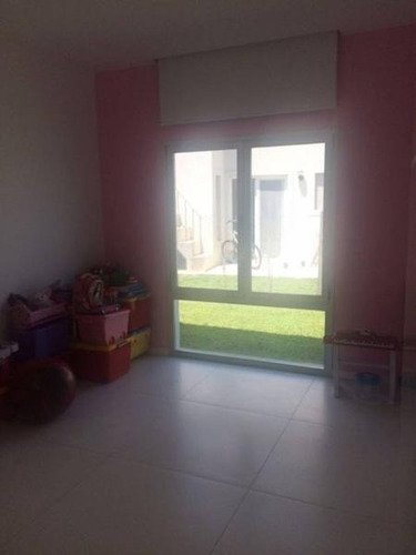 Imagen 5 de 6 de Increible Casa Moderna A La Laguna , Hormigon , Visuales Privilegiadas!