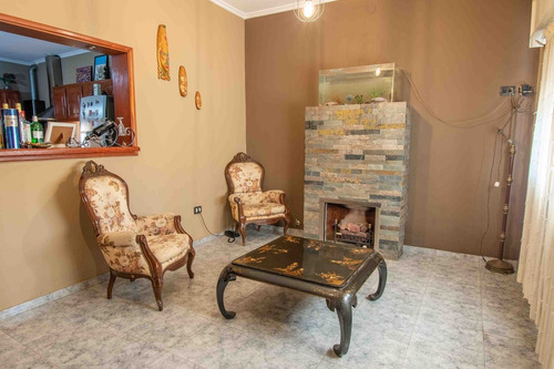 Casa Venta Con Galpón Y Local Comercial En Esquina