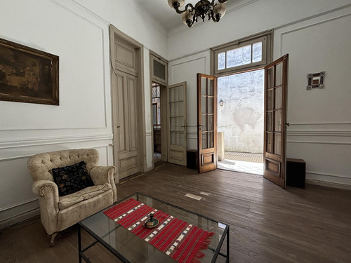 Venta Casa 4 Ambientes En Parque Chacabuco Con Parque Y Cochera