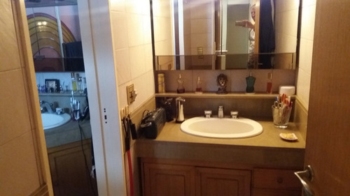 Imagen 12 de 14 de Casa 6 Amb. Con Dependencia. Venta. Villa Lugano.