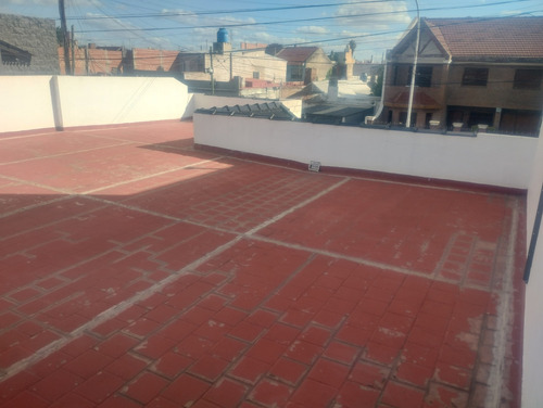 Casa Con Galpón Y Cochera De 5 Ambientes En Venta