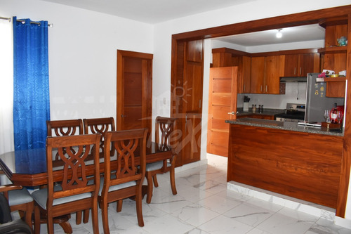 Hermosa Casa De Un Nivel En Urbanización De Santiago (jpc-230)