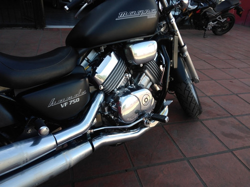 Imagen 9 de 15 de Honda Vf 750 Magna Di Buono Automotores
