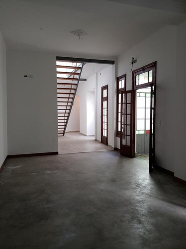 Imagen 5 de 18 de Venta Casa Ideal Oficina En Diag. 73 E/ 49 Y 50. Plaza Moreno