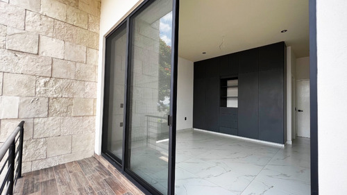 Casa Nueva En Venta En Cuernavaca, Col. Delicias 3 Recámaras, 4 1/2 Baños, Estudio, Alberca
