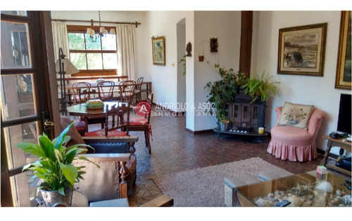 Casa En Venta, Peninsula, Punta Del Este, 4 Dormitorios.- Ref: 6618