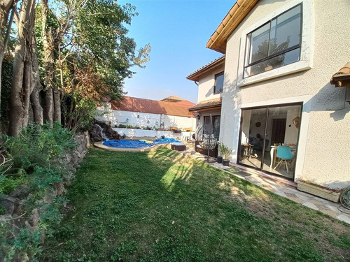 Condominio, Casa En Venta De 4 Dorm. En La Reina