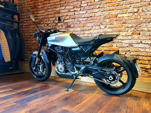 Imagen 6 de 20 de Husqvarna Vitpilen 701 Impecable !! Permuto !! Bamp Group
