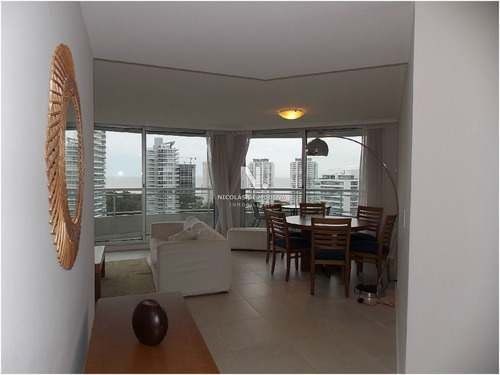 Ocean Drive Ii Piso Alto. Vende Alquila- Ref: 127