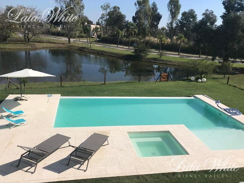 Imagen 18 de 18 de Venta - Hermosa Casa A La Laguna En Terralagos - Canning