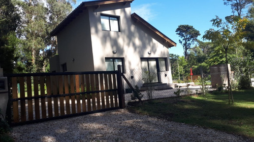 Imagen 3 de 21 de Cabaña Para 2/5 Personas En Bosque Peralta Ramos - Mar Del Plata
