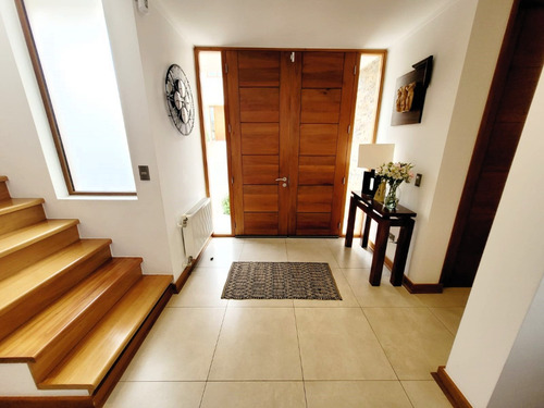 Como Nueva, Condominio Seguro, Bajos Gastos Comunes