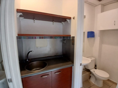 Excelente Oficna Amoblada Y Habilitada De 103 M2