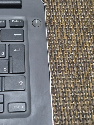 Notebook Inspiron 14 - Core I7-7500u, Ram 16, Ssd 480, Vídeo Prateado (Usado)