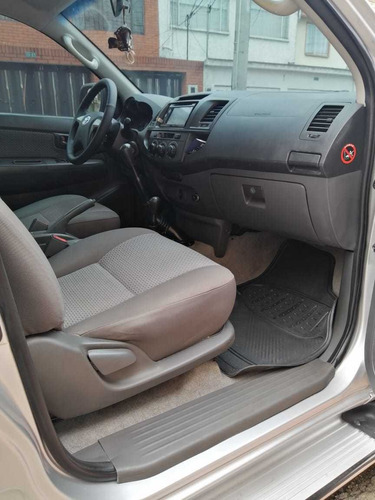Toyota Hilux Mt 2500 4x4