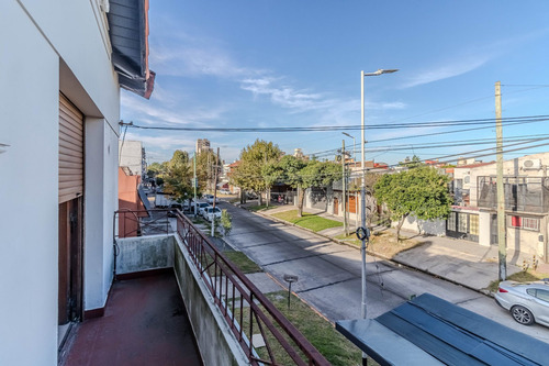 Casa · En Venta · Con Terraza · 4 Ambientes · Villa Domínico