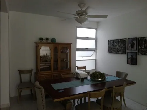 Casa En La Castellana Vecina A Un Parque