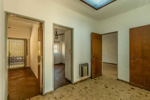 En Venta · Casa En Block · 4 Ambientes · Terraza · Múltiples Espacios Funcionales · Piñeyro