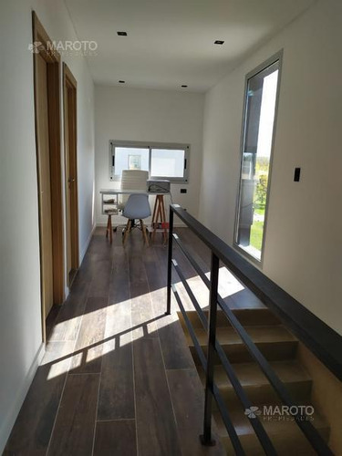 Imagen 10 de 26 de Casa En Venta En Barrio El Canton - Maroto Propiedades-