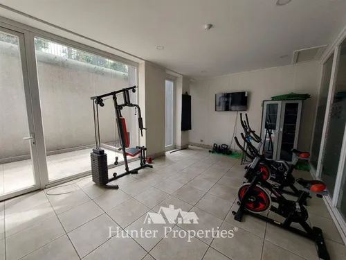 Departamento En Venta De 2d-1b Y Piscina. En La Cisterna