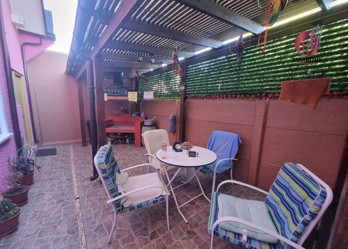 Venta De Casa Con Excelente Ubicacion En Villa Alemana