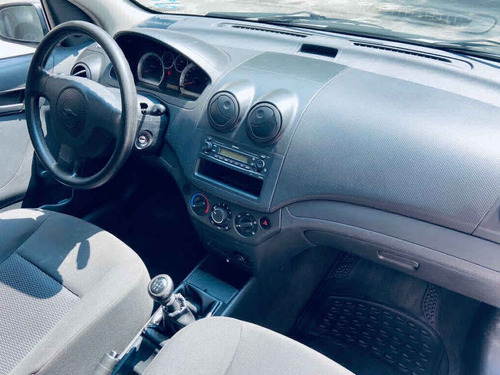Imagen 7 de 9 de Chevrolet Aveo 2017 4p Ls L4/1.6 Man Linea Anterior