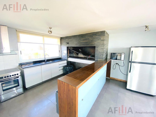 Venta Departamento 4 Dormitorios Piscina Rambla- Malvín
