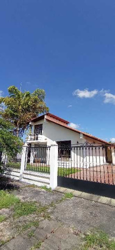 Imagen 3 de 16 de Se Vende Casa Urb. La Floresta