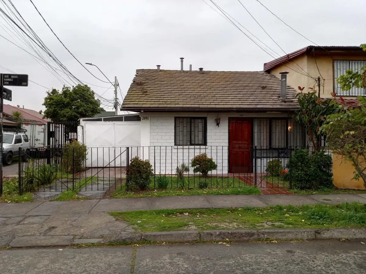 Imagen 1 de 29 de Venta De Casa, Buen Patio, Barrio Tranquilo Y Familiar