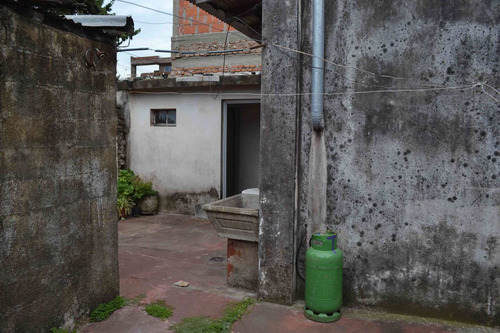 Casa Pasillo Venta Cullen 1800 2 Dormitorios