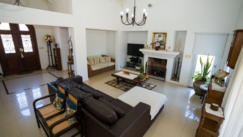 Venta Casa En Fincas De San Vicente