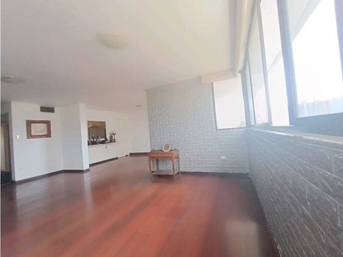 Apartamento En Venta Urb. Mañongo Pe-8950095