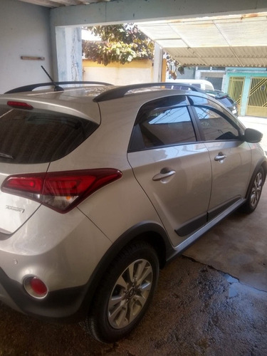 Imagem 2 de 14 de Hyundai Hb20x 2018 1.6 Style Flex Aut. 5p
