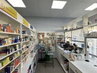 Local Comercial En Primer Piso Con Habilitación De Farmacia