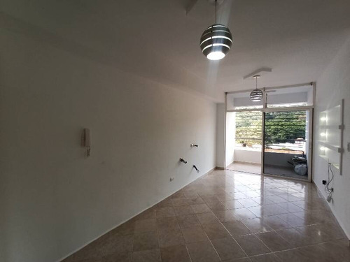 Imagen 2 de 14 de Apartamento En Venta En Naguanagua