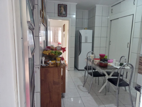 Casa Grande, Com Ótima Acessibilidade E Gerando Renda.