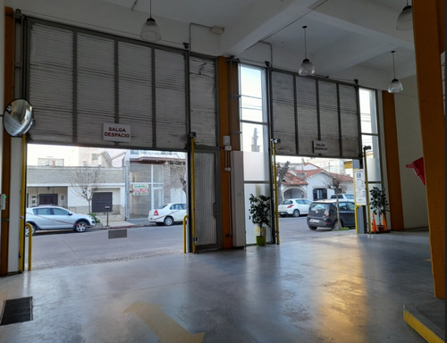 Garage Con Espacio Aereo Aprobado En Excepcional Ubicacion