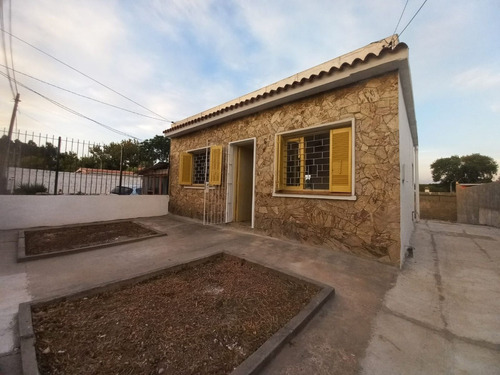 Alquiler, Casa 3 Dormitorios En Peñarol