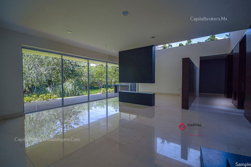 Imagen 24 de 30 de Casa De Lujo Nueva Con Amplio Jardin En Reserva Real